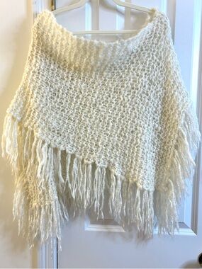 Handknit Poncho Pullover Sweater Overpiece Cream Fringe Knit asymmetrical OS fun